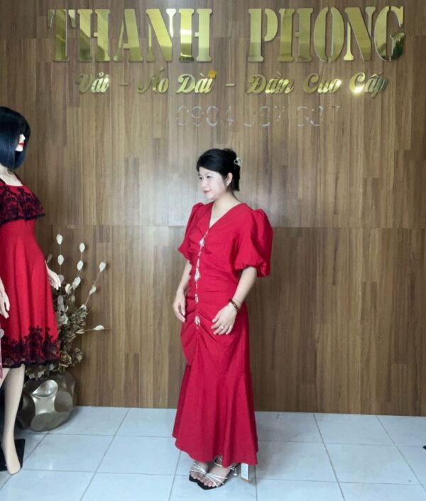 Đầm Dài Đỏ Phối Hoa Ánh Kim TBA000102 - Ảnh 3